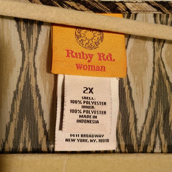 ruby rd. Black & Beige Geometric Print Blouse – Flowy Batwing Sleeve Top - Picture 3 of 4